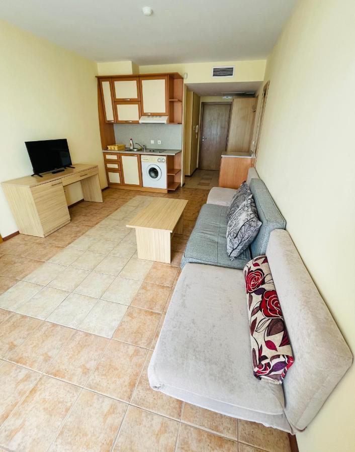 Kaya Apartments Pantai Sunny Bagian luar foto
