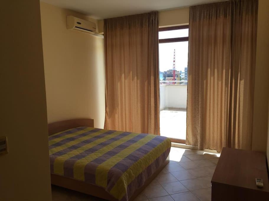 Kaya Apartments Pantai Sunny Bagian luar foto