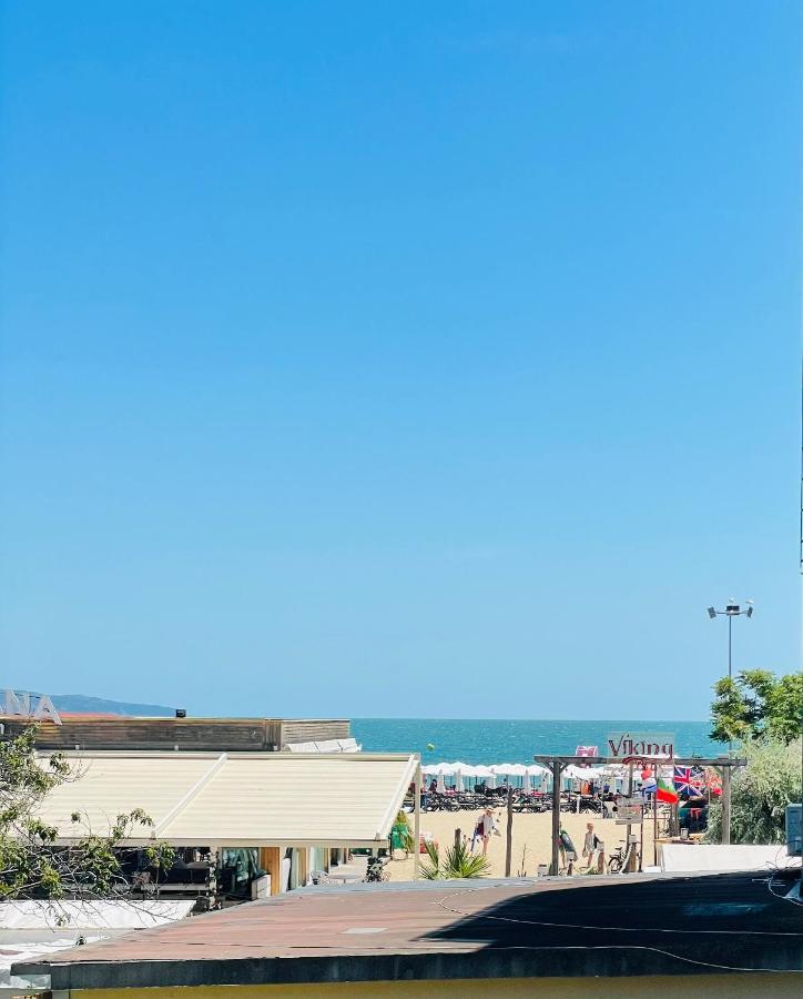 Kaya Apartments Pantai Sunny Bagian luar foto