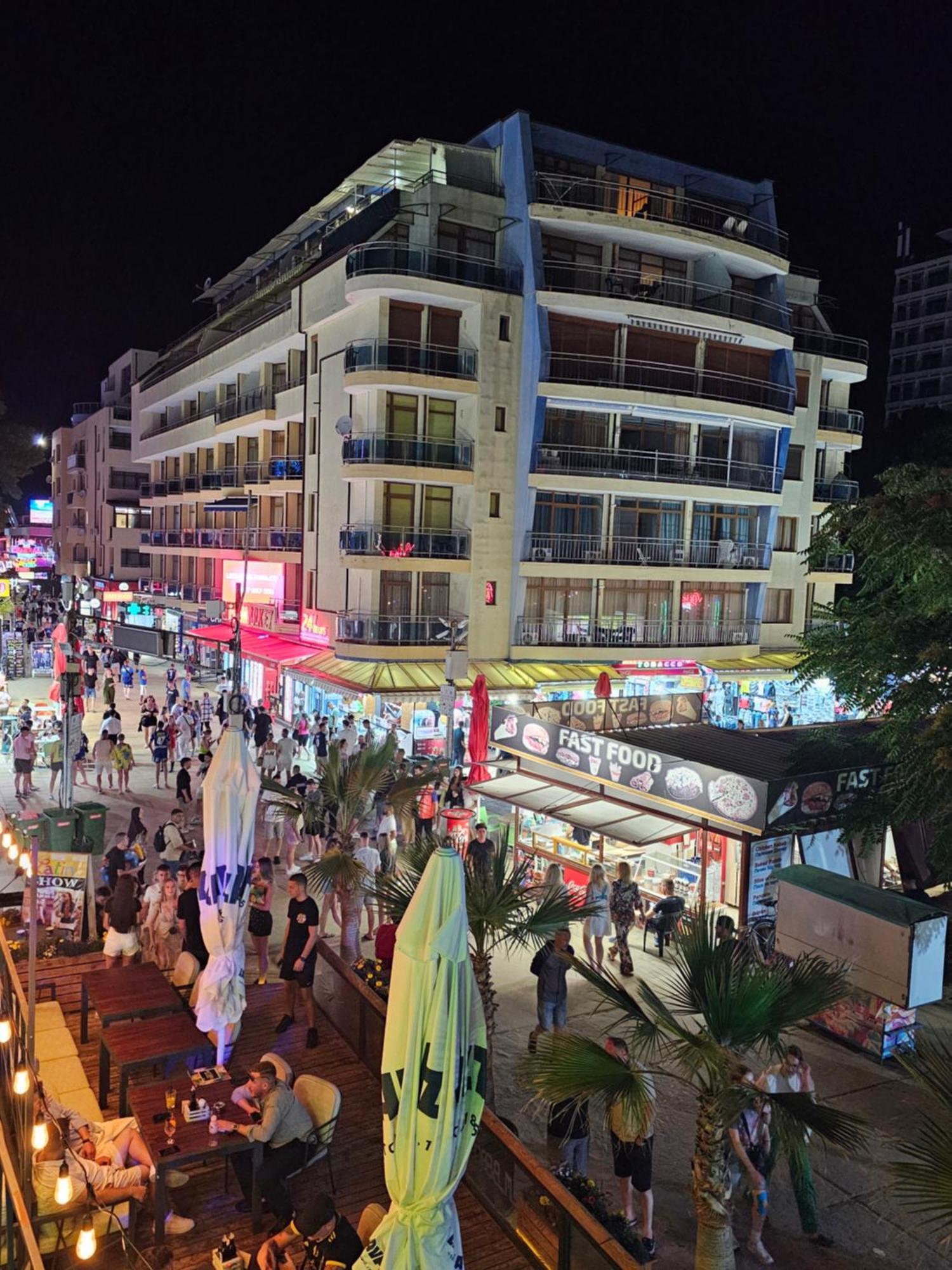 Kaya Apartments Pantai Sunny Bagian luar foto