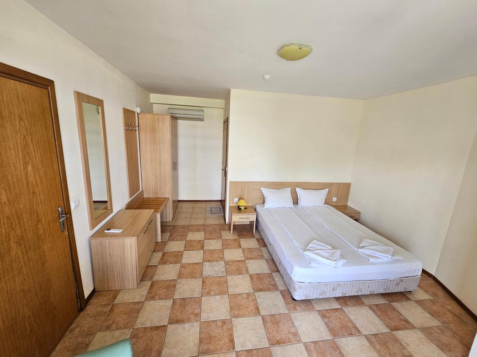 Kaya Apartments Pantai Sunny Bagian luar foto