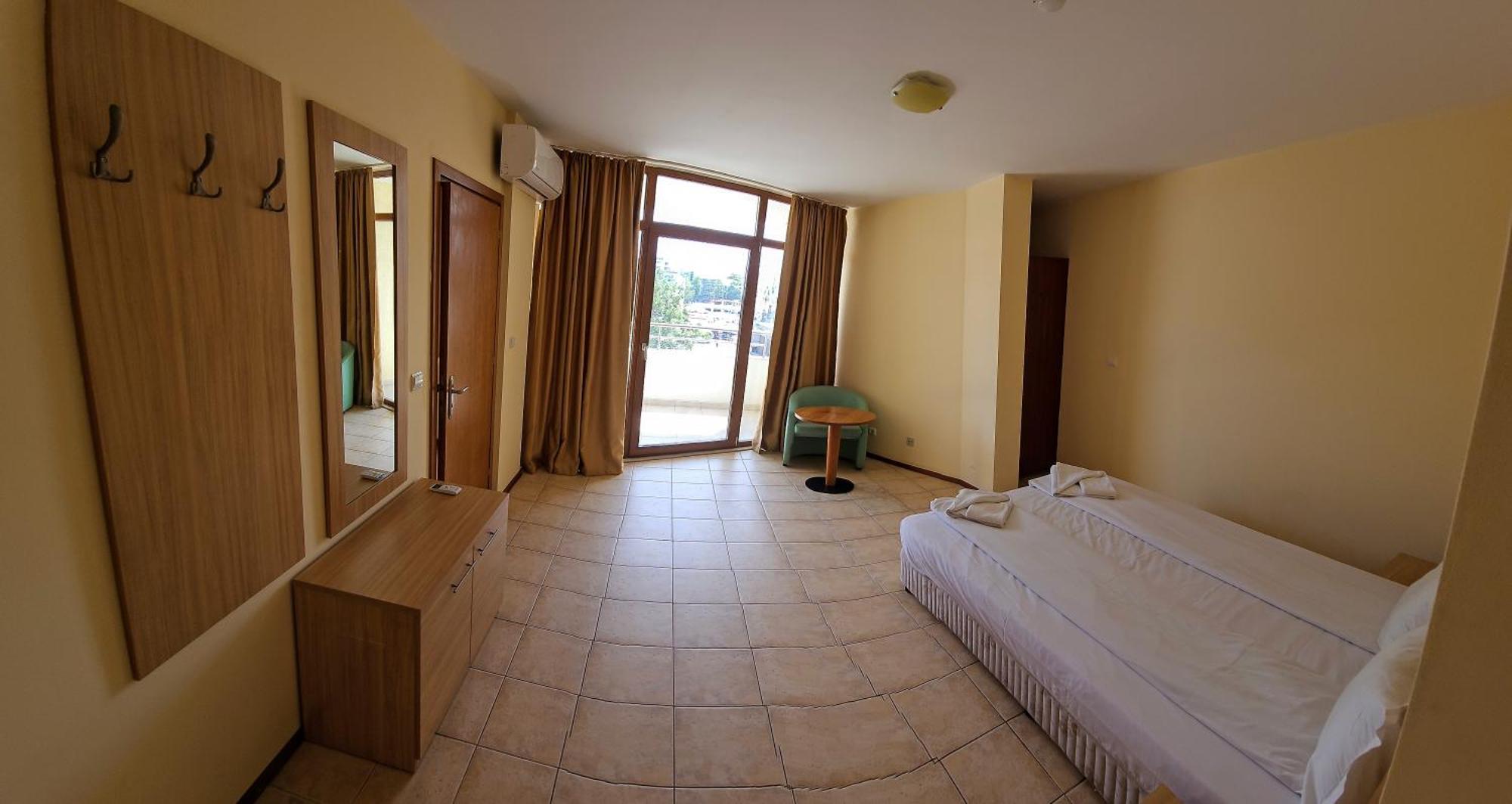 Kaya Apartments Pantai Sunny Bagian luar foto