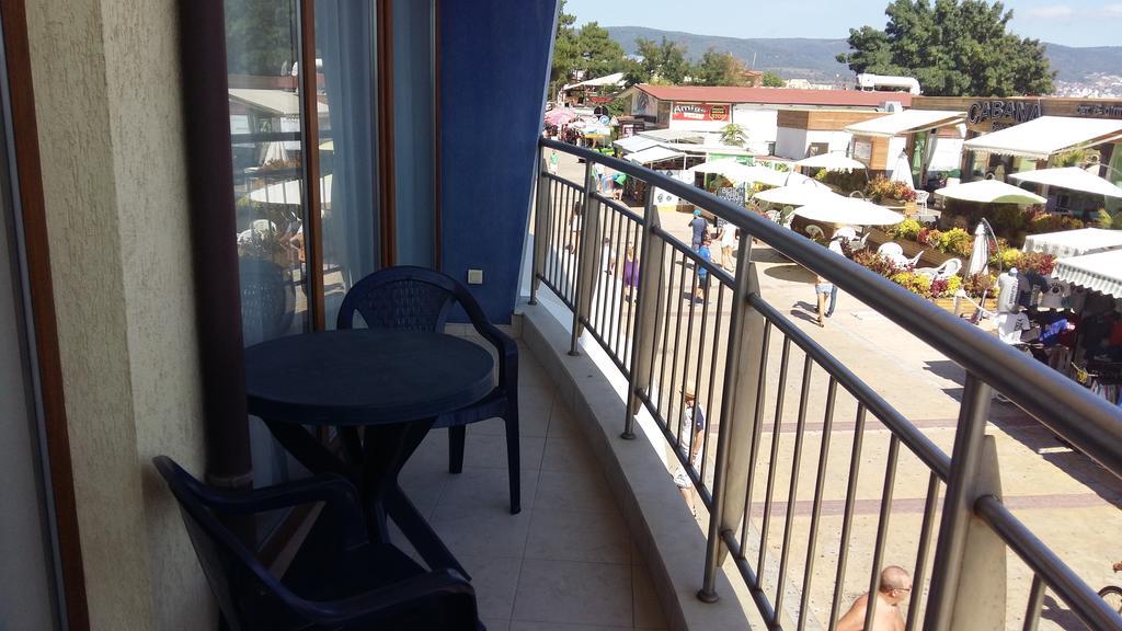 Kaya Apartments Pantai Sunny Bagian luar foto