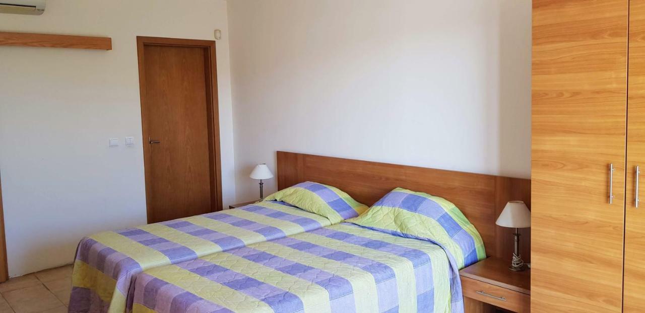 Kaya Apartments Pantai Sunny Bagian luar foto
