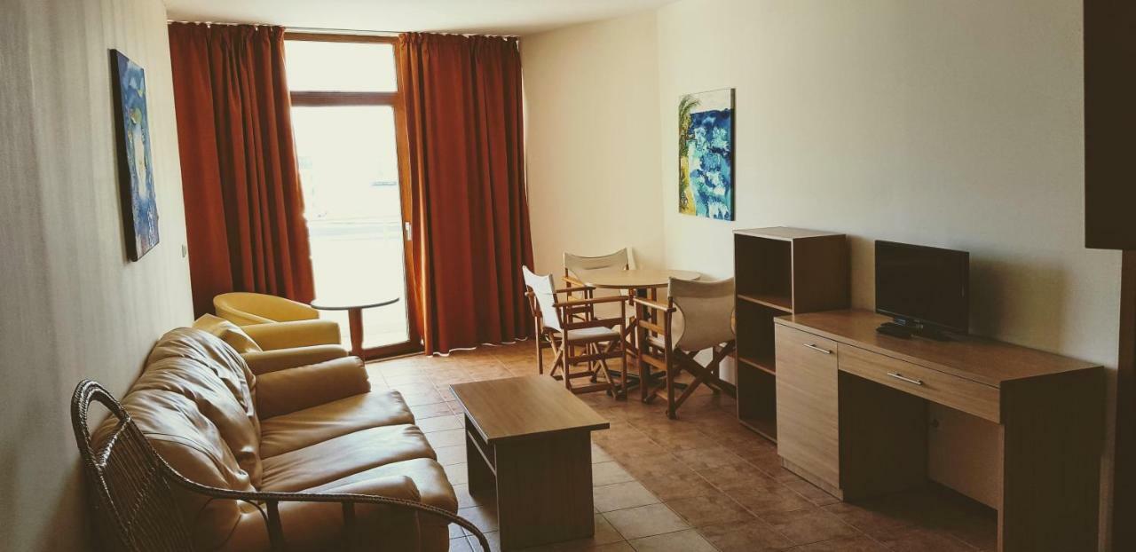 Kaya Apartments Pantai Sunny Bagian luar foto