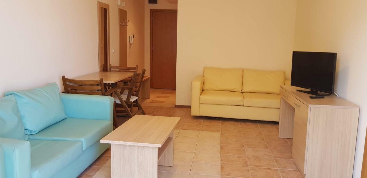 Kaya Apartments Pantai Sunny Bagian luar foto
